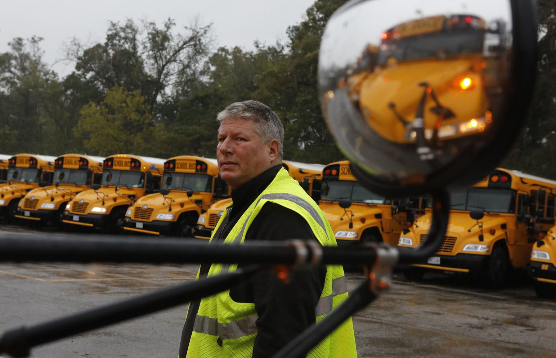 School bus drivers needed in the St. Louis area